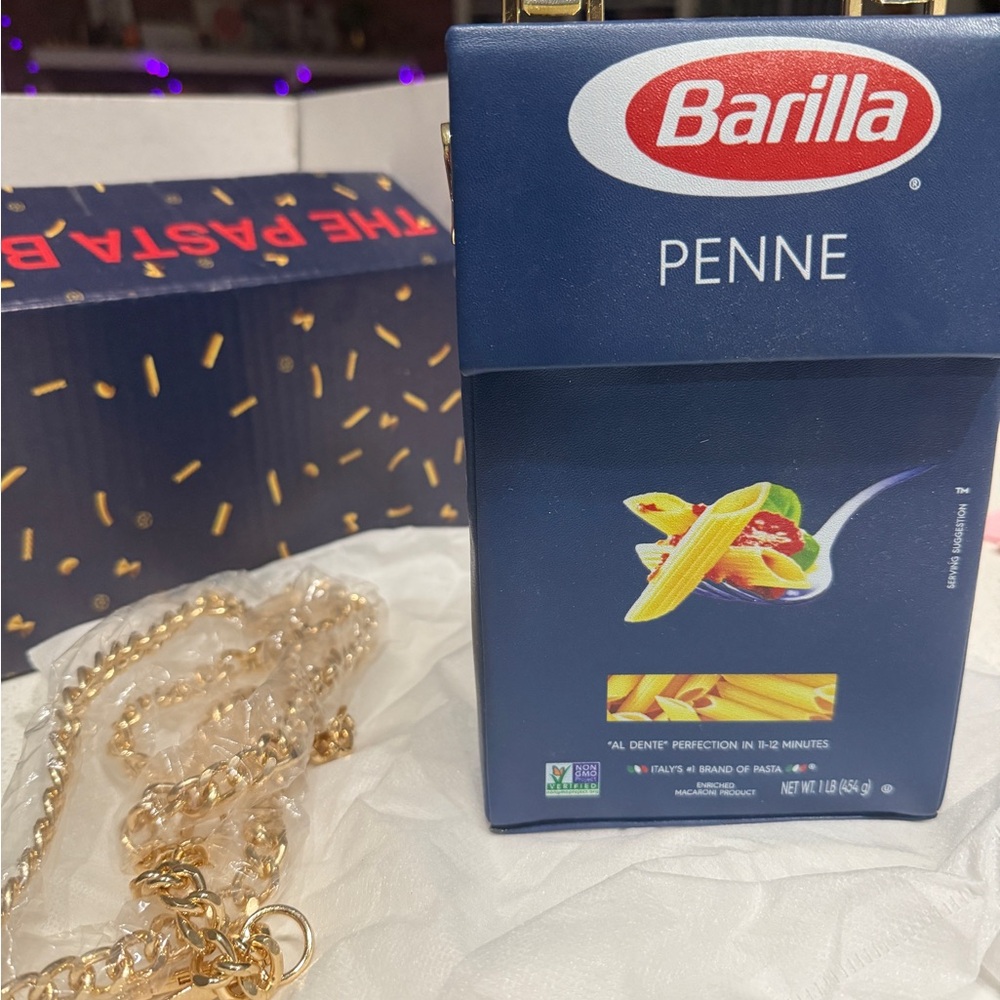 Nikolas Bentel Limited Edition Barilla Pasta Purse - Brand New In Box - Picture 2 of 6